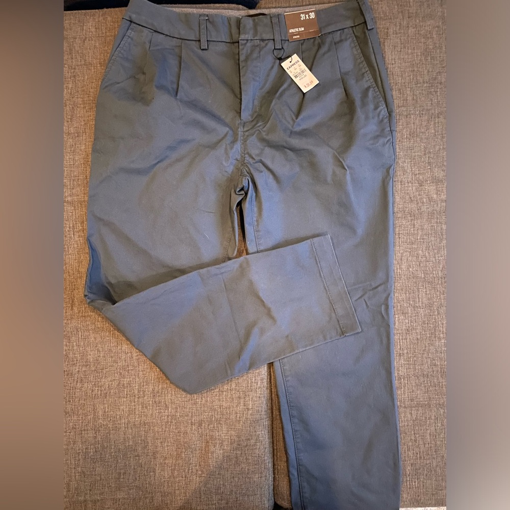 Athletic slim Chinos never wrong tag still there 31W and 30L, stretch